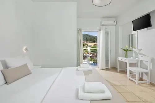 Bella Vista Beach Hotel and Studios gallery 2
