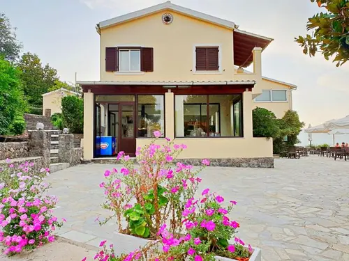 Dimitra Apartments