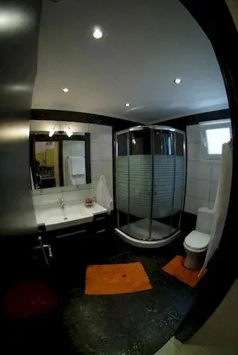 Paralia Luxury Suites gallery 5