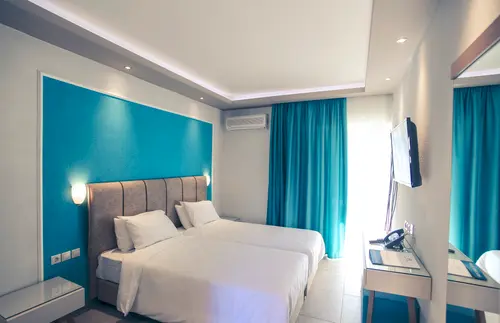 Royal Hotel and Suites