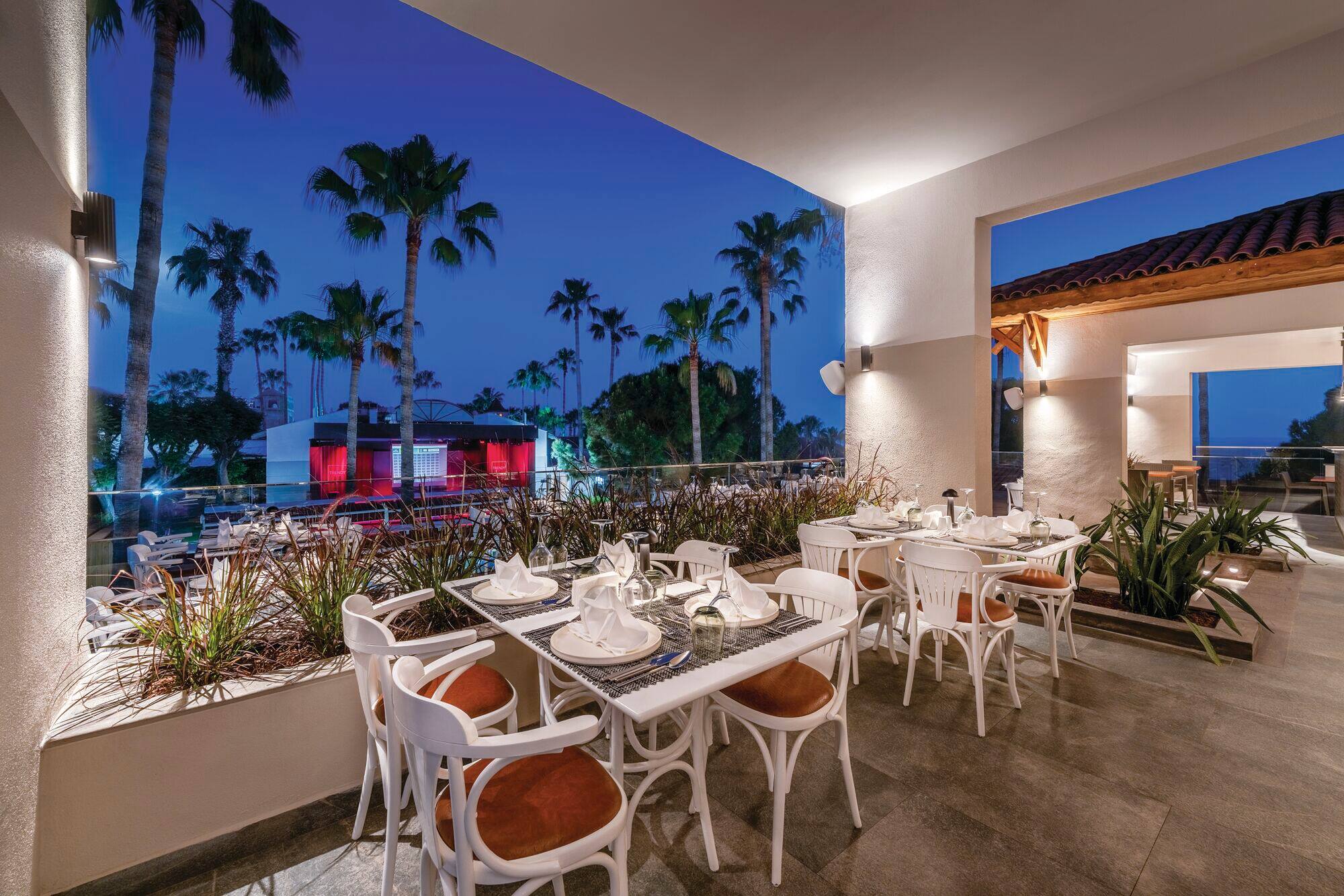 Trendy Palm Beach gallery 3